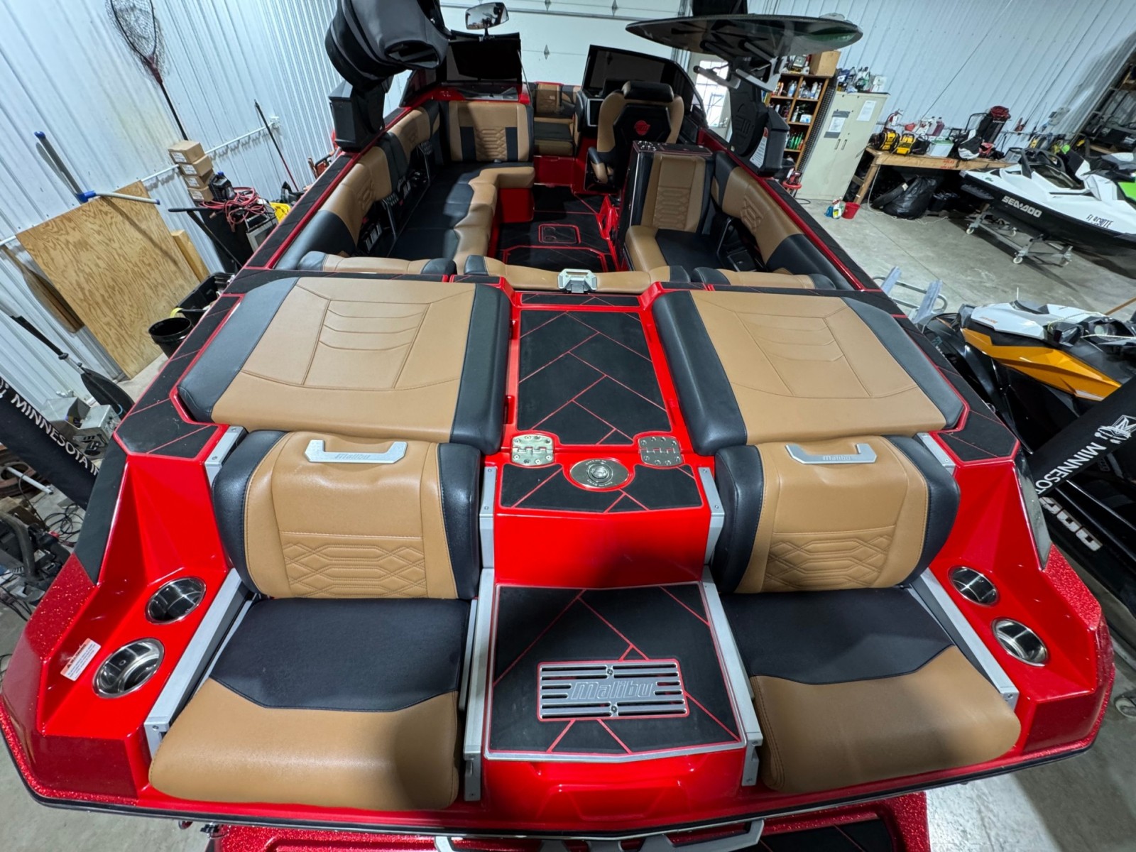 boat-cleaning-detailing-maintenance-minnesota-charter-marine-9