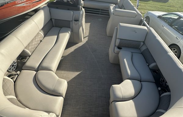 2017 Bennington 24SX NEW LISTING